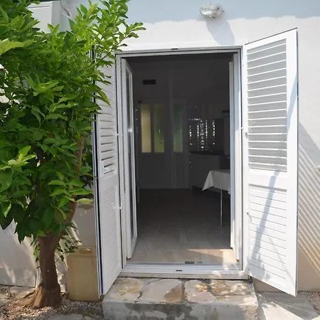 Apartment Stella Maris With Garden