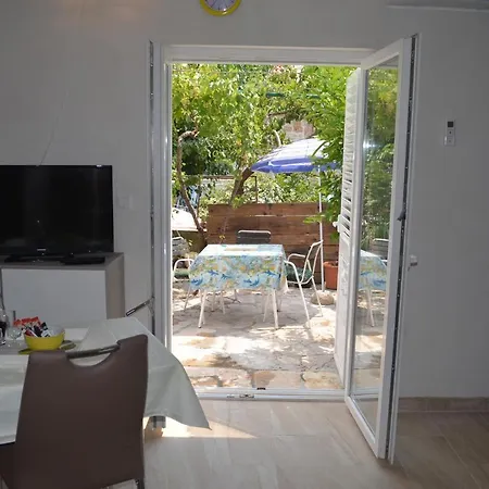 Stella Maris With Garden Apartment Bol